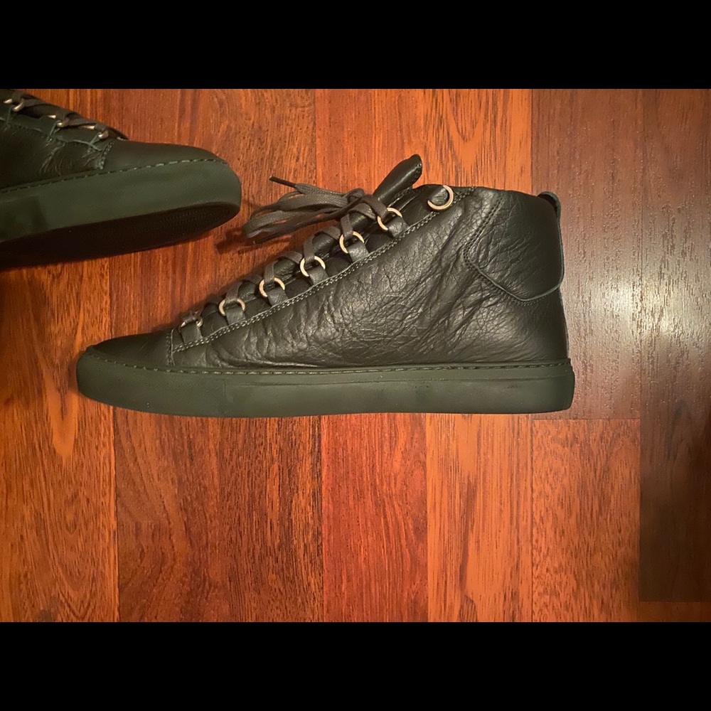 Balenciaga Men’s Leather Sneakers - Picture 8 of 13